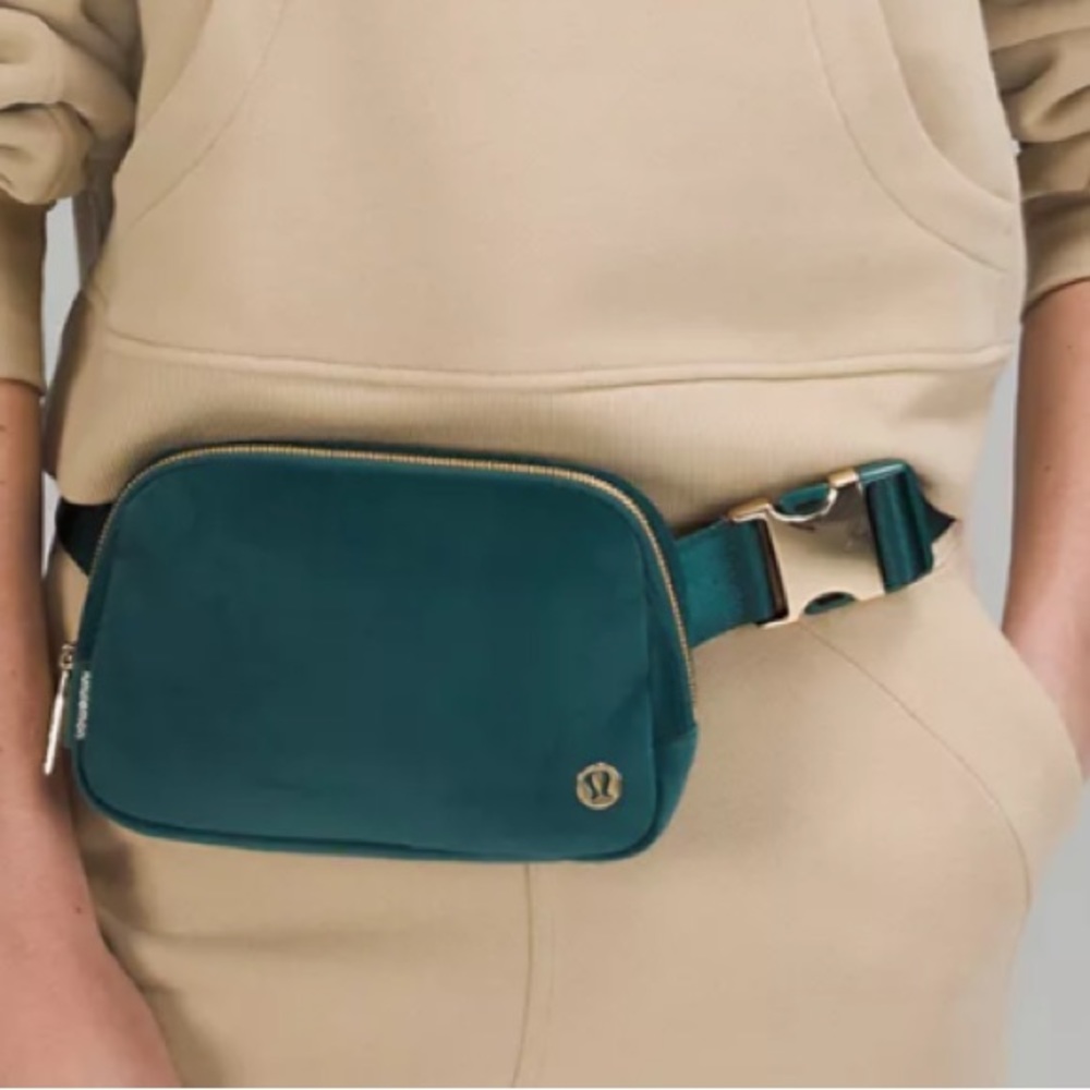 lululemon VELOUR Everywhere Belt Bag 1L (Teal/Turquoise) - Rare Gold Hardware - Picture 4 of 13